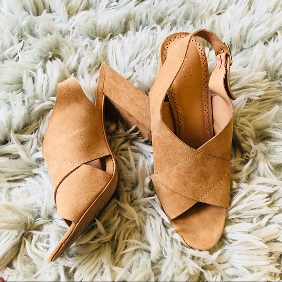 LOFT Shoes - LOFT | nude sandals 👡 size 9